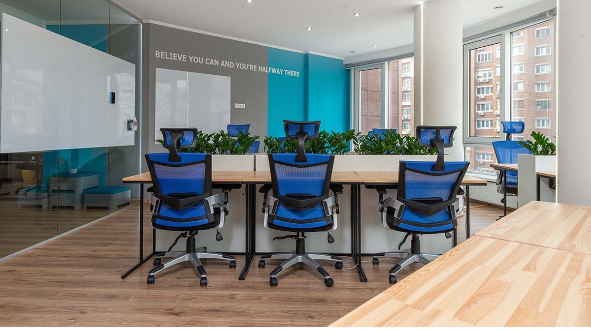 Customized Office Furniture In Dubai UAE